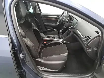 Photo 22 Renault Megane Mégane IV Berline dCi 110 Energy