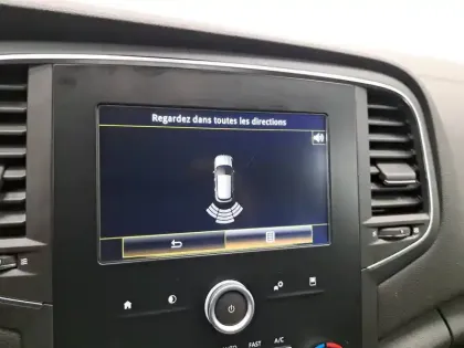 Photo 36 Renault Megane Mégane IV Berline dCi 110 Energy