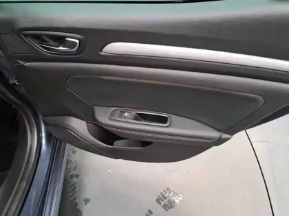 Photo 21 Renault Megane Mégane IV Berline dCi 110 Energy