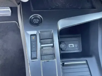 Photo 81 Peugeot 308  PHEV 180 e-EAT8