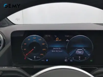 Photo 69 Mercedes GLA  200 7G-DCT