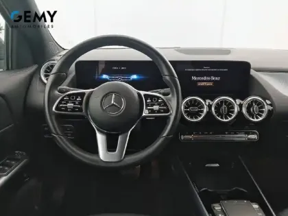 Photo 61 Mercedes GLA  200 7G-DCT