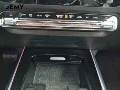 Photo 70 Mercedes GLA  200 7G-DCT