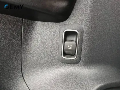 Photo 75 Mercedes GLA  200 7G-DCT