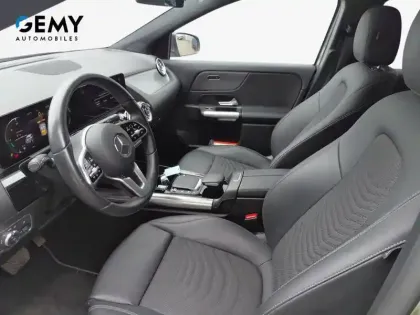 Photo 44 Mercedes GLA  200 7G-DCT