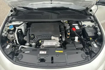 Photo 15 Peugeot 308 Gén. III Ph1 GT Pack 5