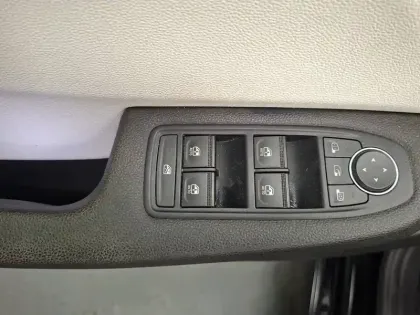 Photo 31 Renault Clio Gén. V (BJA) Ph1 Intens 5