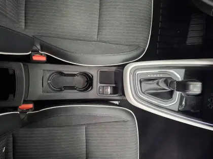 Photo 30 Renault Clio Gén. V (BJA) Ph1 Intens 5