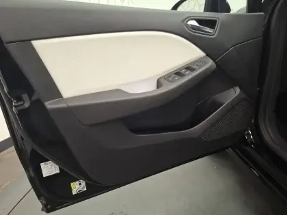 Photo 21 Renault Clio Gén. V (BJA) Ph1 Intens 5