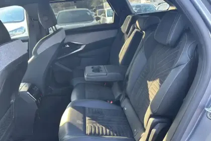 Photo 38 Peugeot 5008  Hybrid 145 e-DCS6