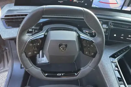 Photo 44 Peugeot 5008  Hybrid 145 e-DCS6