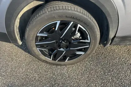 Photo 41 Peugeot 5008  Hybrid 145 e-DCS6