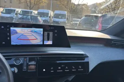 Photo 23 Peugeot 5008  Hybrid 145 e-DCS6