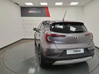 Photo 98 Renault Captur  E-Tech full hybrid 145