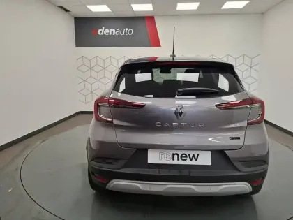 Photo 97 Renault Captur  E-Tech full hybrid 145