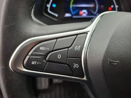 Photo 135 Renault Captur  E-Tech full hybrid 145