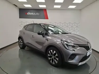 Photo 12 Renault Captur  E-Tech full hybrid 145