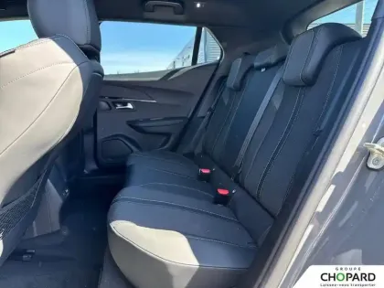 Photo 81 Peugeot 2008  Electrique 54 kWh 156 ch