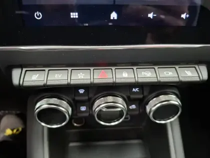 Photo 40 Renault Captur  E-Tech full hybrid 145