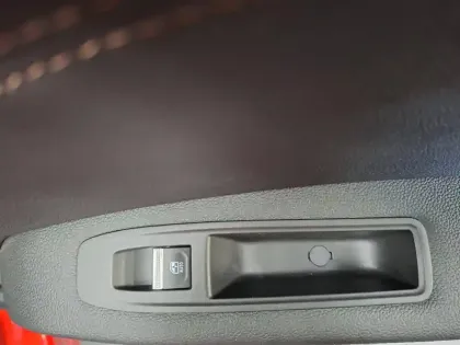 Photo 16 Renault Captur  E-Tech full hybrid 145