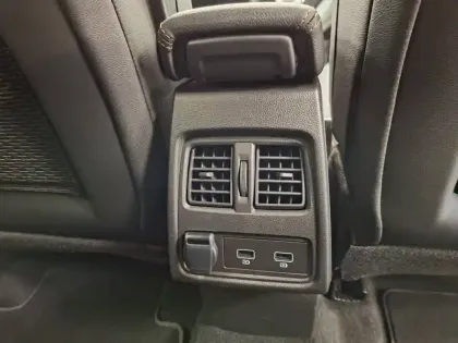 Photo 15 Renault Captur  E-Tech full hybrid 145