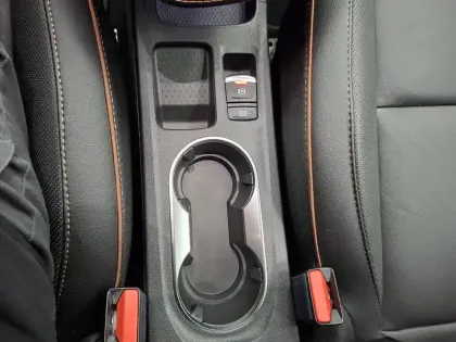 Photo 35 Renault Captur  E-Tech full hybrid 145