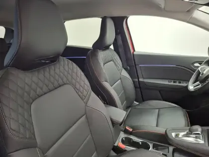 Photo 17 Renault Captur  E-Tech full hybrid 145