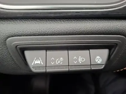 Photo 41 Renault Captur  E-Tech full hybrid 145