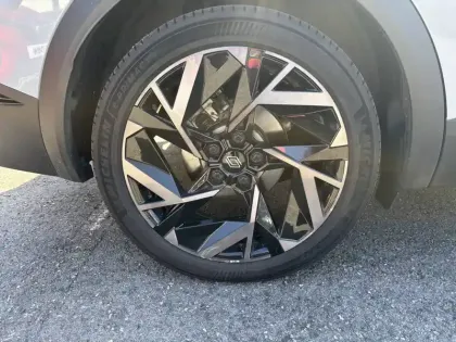 Photo 10 Renault Symbioz  E-Tech full hybrid 145