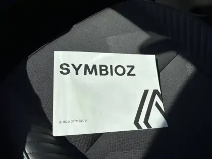 Photo 37 Renault Symbioz  E-Tech full hybrid 145