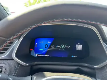 Photo 26 Renault Symbioz  E-Tech full hybrid 145