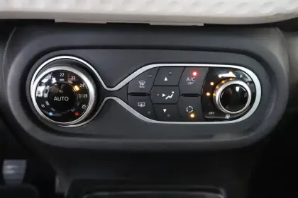 Photo 20 Renault Twingo Gén. III (C07) Ph2 NG Equilibre 5