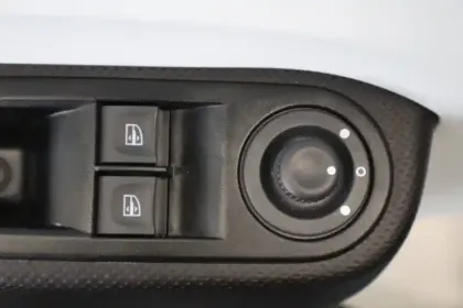 Photo 17 Renault Twingo Gén. III (C07) Ph2 NG Equilibre 5