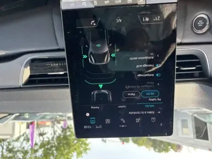 Photo 36 Renault Captur  E-Tech full hybrid 145 ch