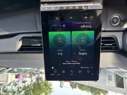 Photo 38 Renault Captur  E-Tech full hybrid 145 ch