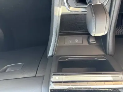 Photo 43 Renault Captur  E-Tech full hybrid 145 ch