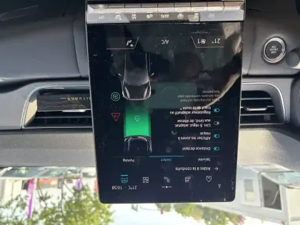 Photo 35 Renault Captur  E-Tech full hybrid 145 ch