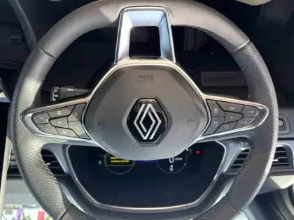 Photo 30 Renault Captur  E-Tech full hybrid 145 ch