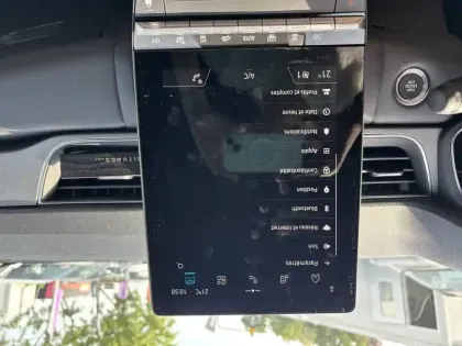 Photo 32 Renault Captur  E-Tech full hybrid 145 ch