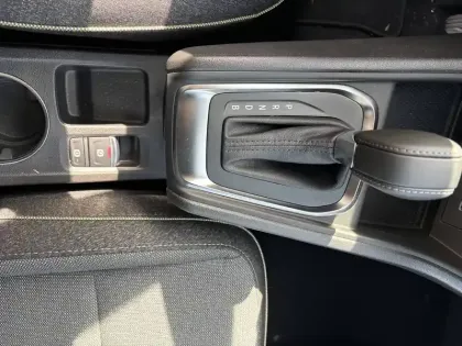 Photo 42 Renault Captur  E-Tech full hybrid 145 ch