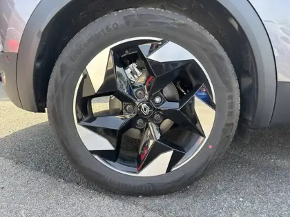 Photo 8 Renault Captur  E-Tech full hybrid 145 ch