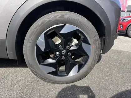 Photo 9 Renault Captur  E-Tech full hybrid 145 ch