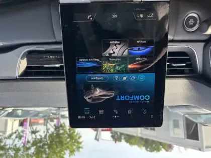 Photo 37 Renault Captur  E-Tech full hybrid 145 ch