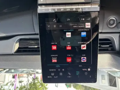 Photo 33 Renault Captur  E-Tech full hybrid 145 ch