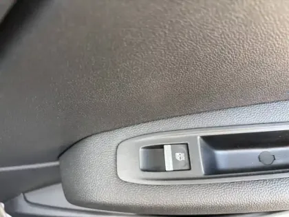 Photo 18 Renault Captur  E-Tech full hybrid 145 ch