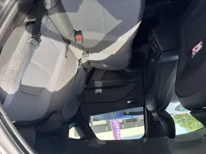 Photo 20 Renault Captur  E-Tech full hybrid 145 ch