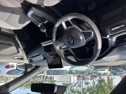 Photo 25 Renault Captur  E-Tech full hybrid 145 ch