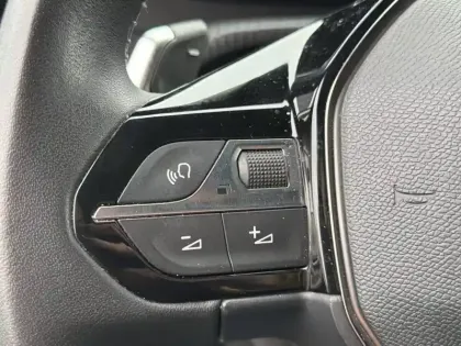 Photo 38 Peugeot 2008  BlueHDi 130 S&S EAT8