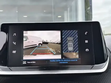 Photo 70 Peugeot 2008  BlueHDi 130 S&S EAT8