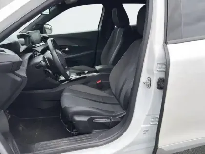 Photo 58 Peugeot 2008  BlueHDi 130 S&S EAT8